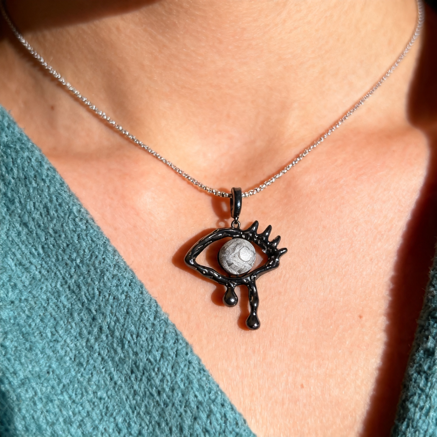 Collier Perle de Météorite Muonionalusta – Pendentif Goutte en Forme d’Œil, Chaîne en Argent Sterling 925