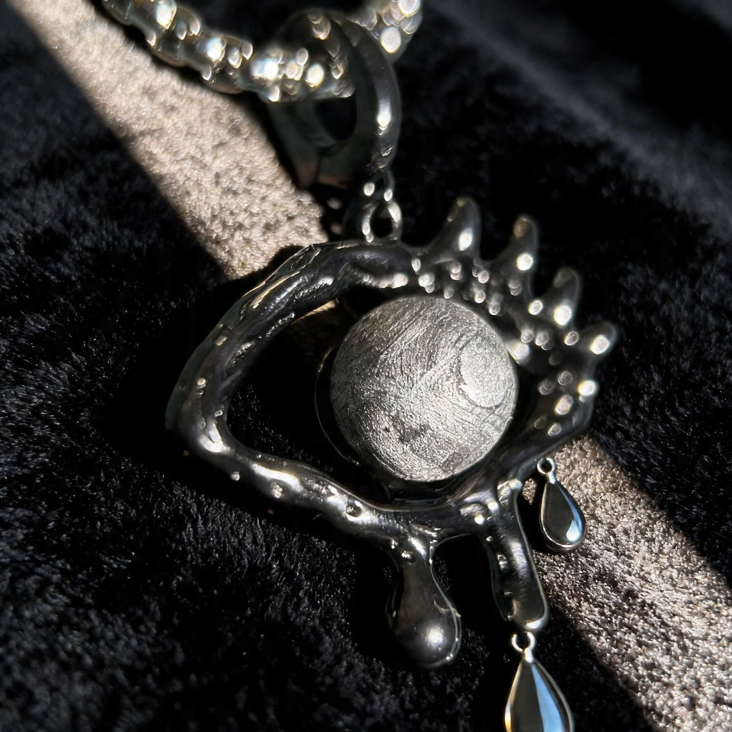 Collier Perle de Météorite Muonionalusta – Pendentif Goutte en Forme d’Œil, Chaîne en Argent Sterling 925