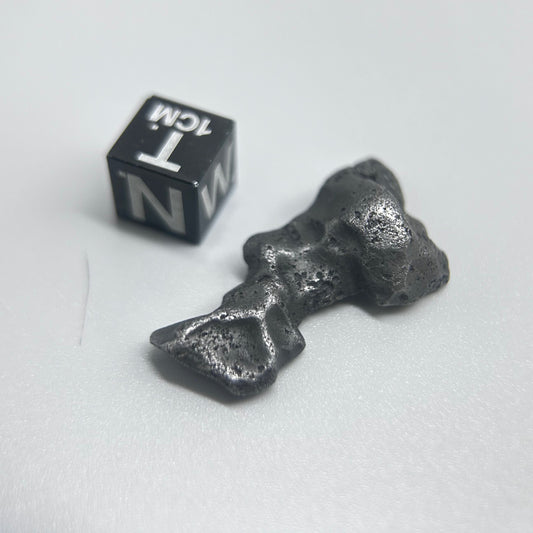 Sikhote Alin Iron Meteorite/ Classic Meteorite/Alin Meteorite/Alin meteorite specimen/iron meteorite