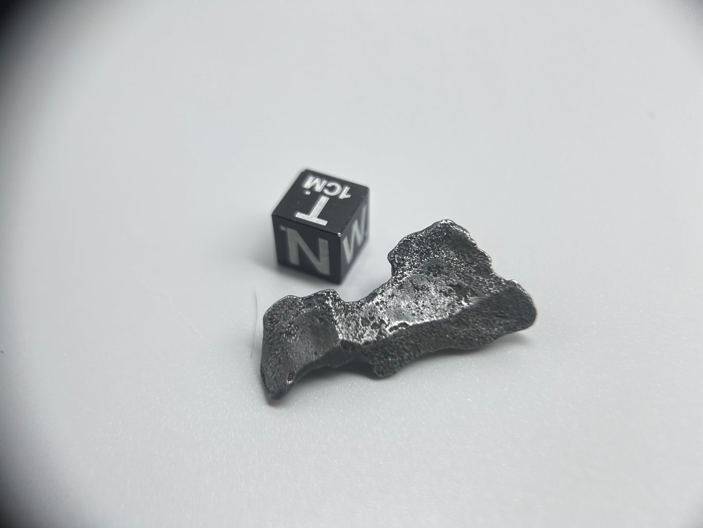 Sikhote Alin Iron Meteorite/ Classic Meteorite/Alin Meteorite/Alin meteorite specimen/iron meteorite