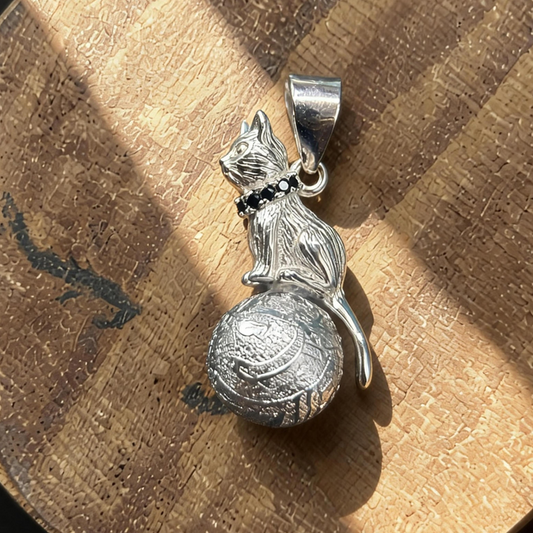Collar de meteorito con gato de plata esterlina, cuenta de meteorito Altai de 8mm, colgante de gatito de plata 925, patrón Widmanstätten, regalo lindo para ella