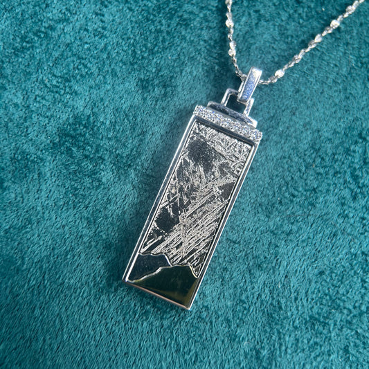 Iron meteorite Necklace pendant,Widmanstätten Pattern,36*12.5*2.5mm, Iron Meteorite Necklace,Unique Celestial Gift.