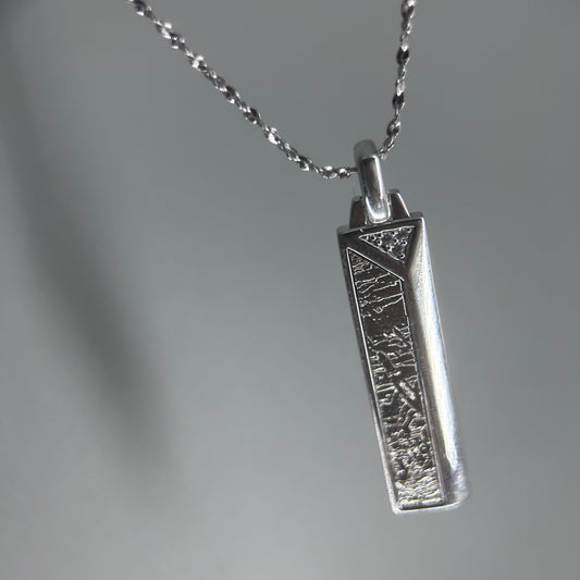 Iron meteorite Necklace pendant,Widmanstätten Pattern,40*8.4*2.6mm,Handcrafted Space iron Necklace,Unique Celestial Gift.