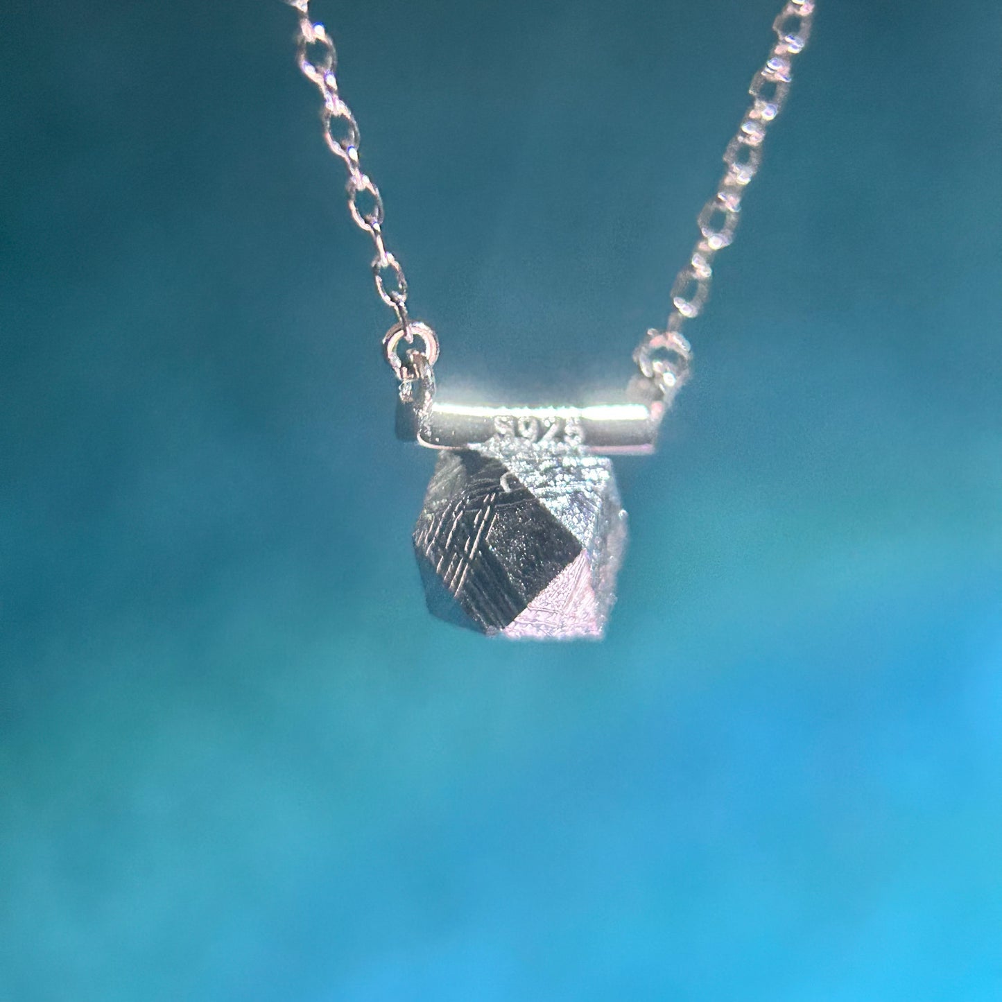 アレタイ隕石ダイヤモンドペンダントネックレス（6mm）— 925スターリングシルバー