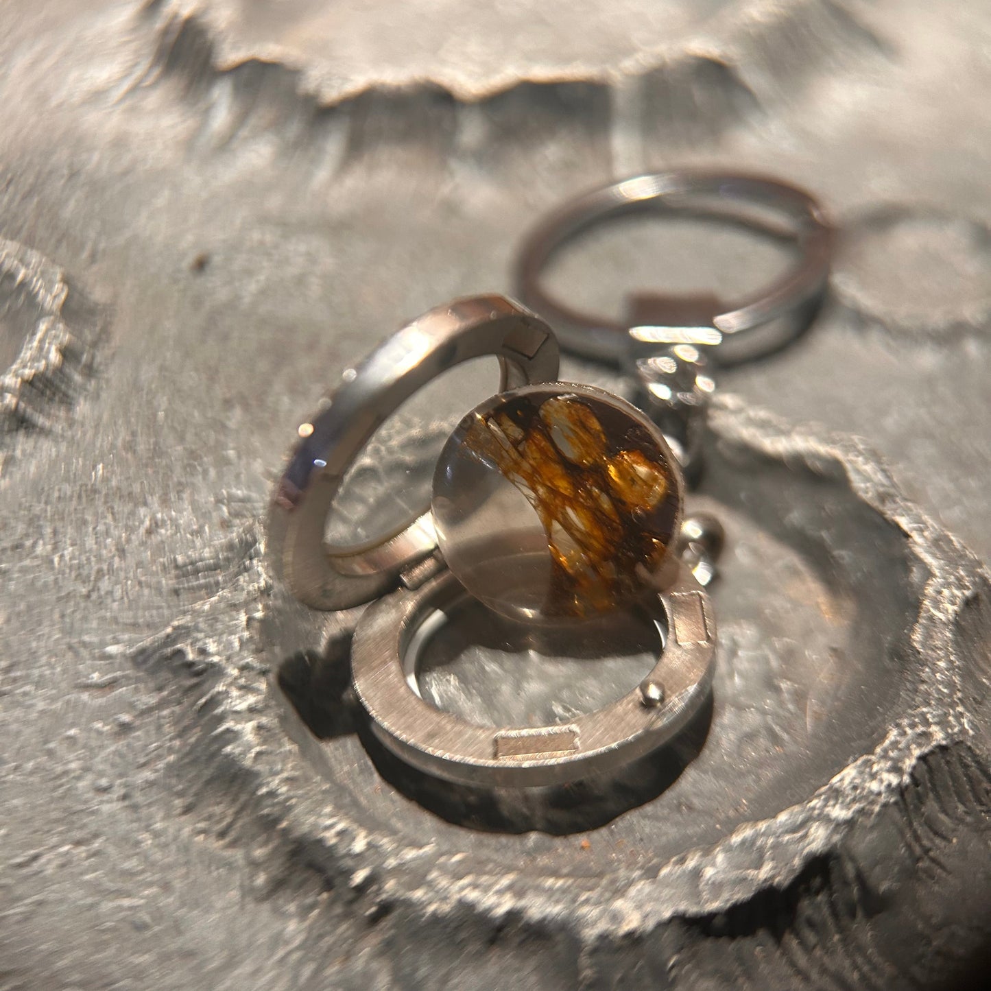Porte-clés Pendentif Météorite Pallasite Sericho - Pierre Authentique de l’Espace avec Certificat