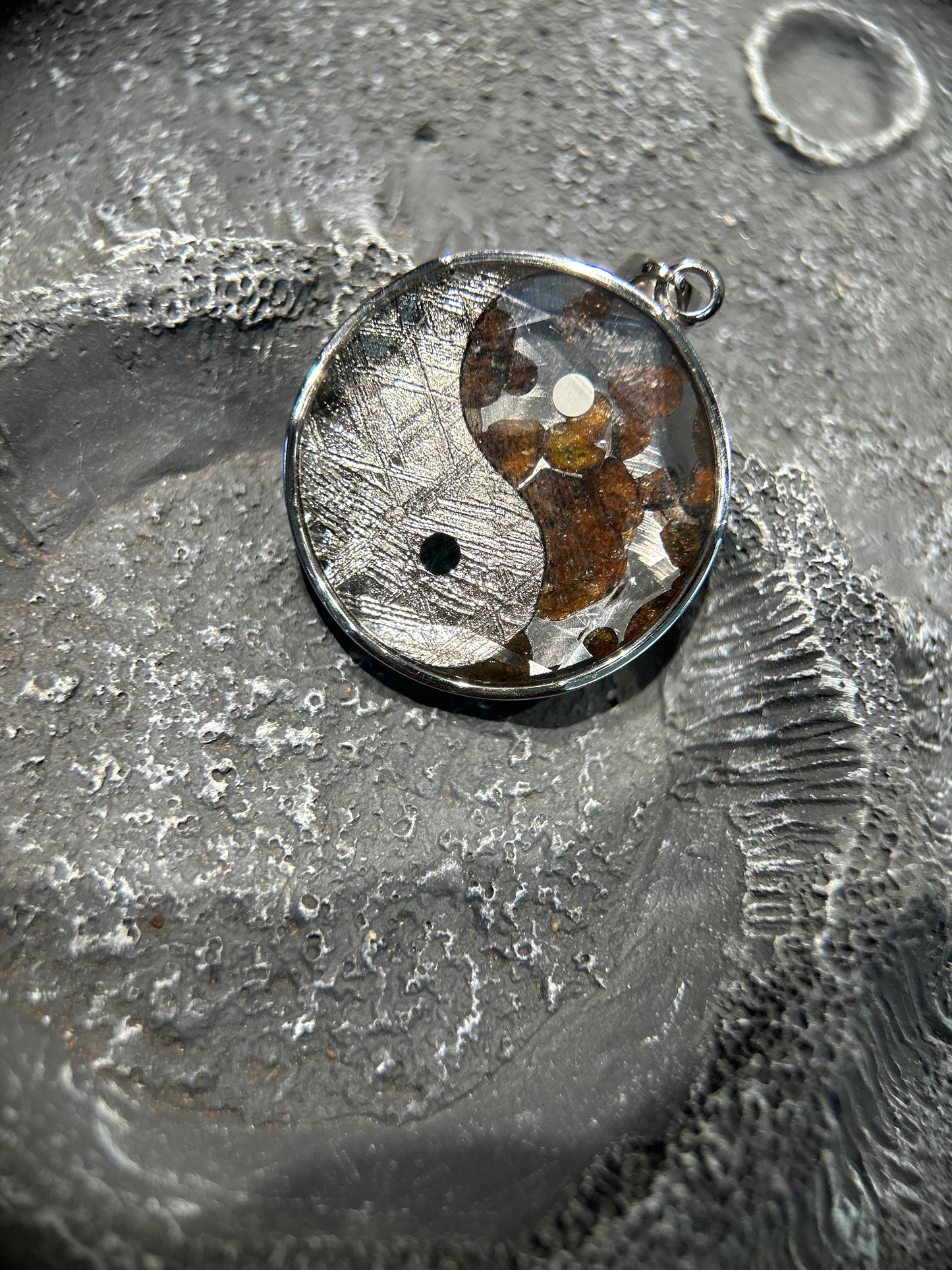 Asian Tai Chi Sericho Pallasite Combine Western Monuionalusta Pendannt/Meteorite Pendant/Pallasite Pendant/Pallasite/Meteorite Accessories/