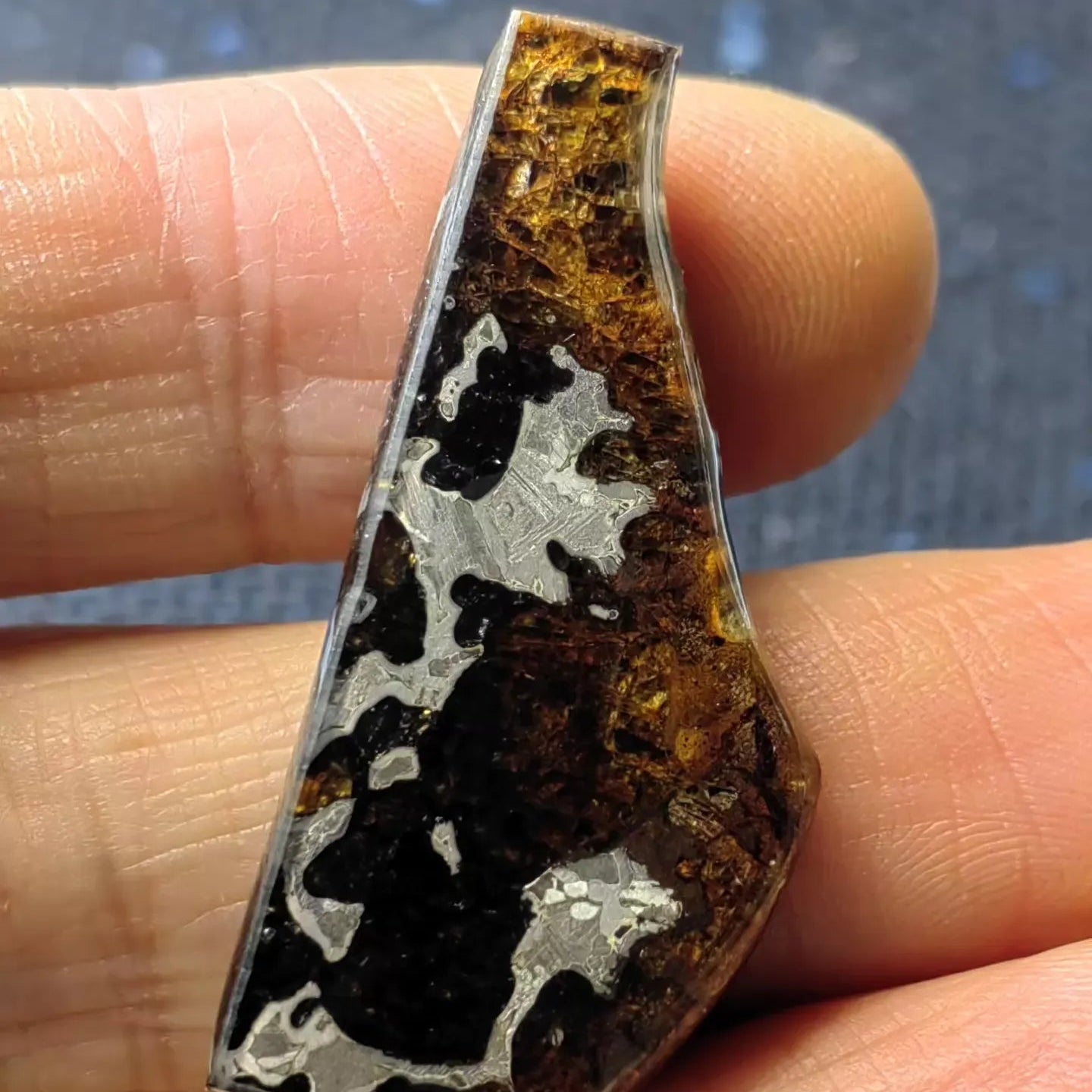Rare Eagle Station Heihe Shengli Pallasite Slice – 42*16*4mm – Nickel-Iron Matrix with Olivine