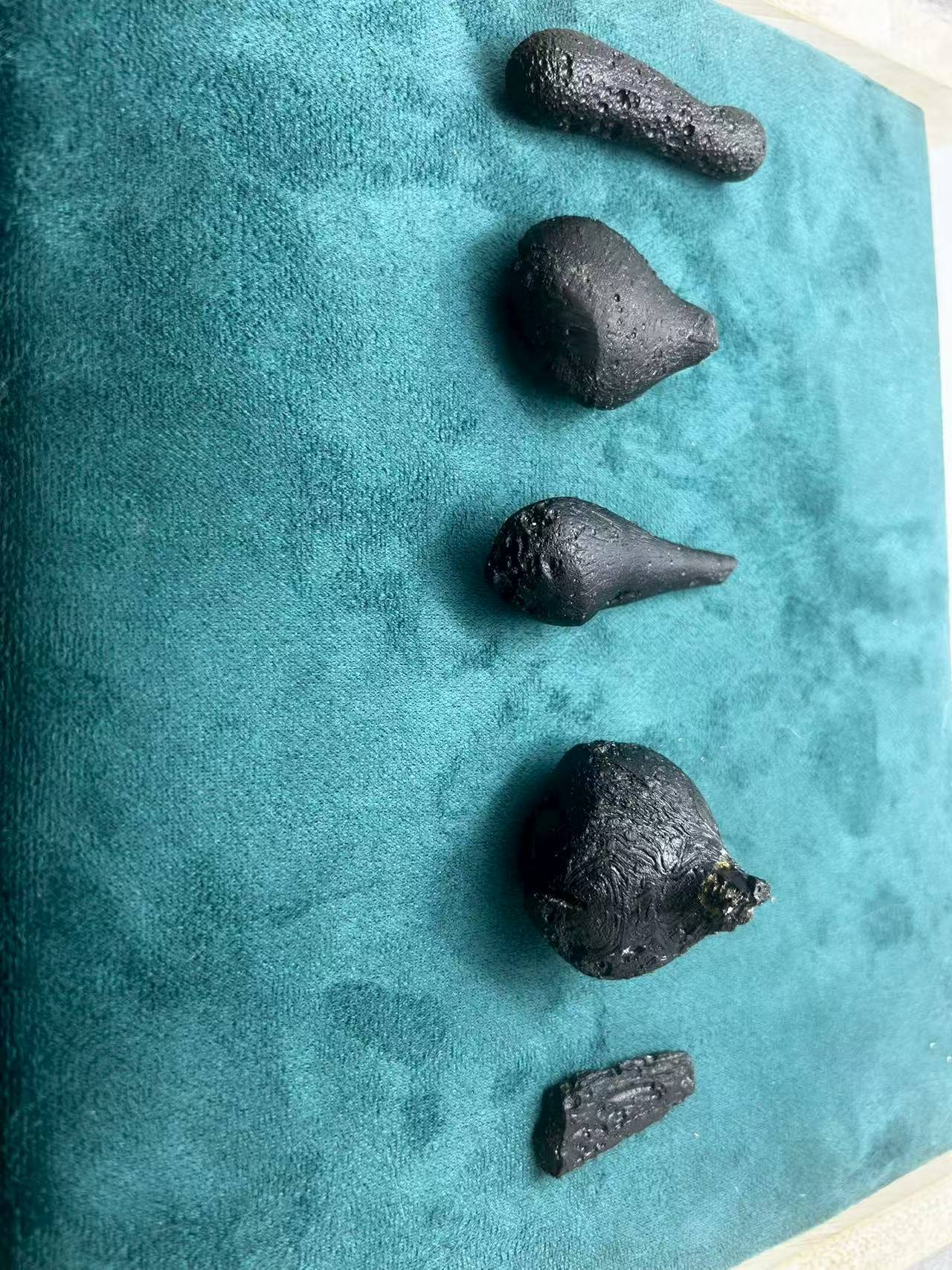 5 Raw Leigongmo Tektites: Natural Black Impactite Meteorite Debris