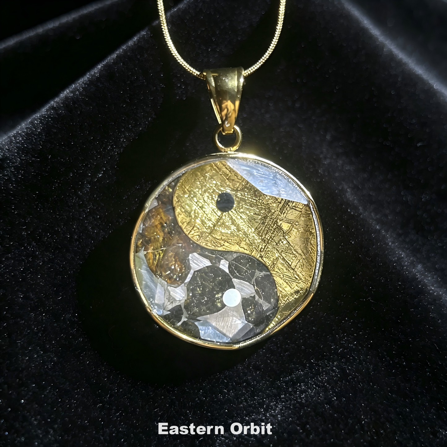 Sericho Pallasite and Muonionalusta Iron Meteorite Tai Chi Pendant| Titanium Alloy Shell |Anti‑Rust Crystal Coating | Gift Box + Certificate
