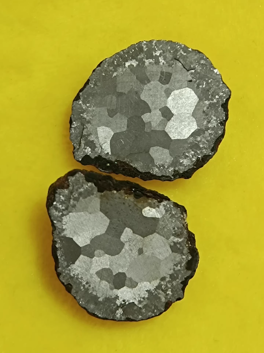 Tindouf 007 (Ding Doufu 007) Iron Meteorite – Matched Pair Cut – Ultra-Rare IAB‑complex Recrystallized Iron – Algeria 2020 Discovery – 1.9 g + 2.8 g